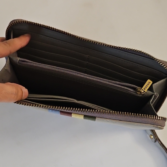 Fossil Beige Wallet with Colorful Stripes - Picture 12 of 16
